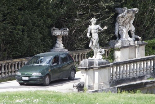 degrado reggia di caserta